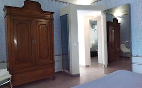 Toscana Appartamento Di Charme Con Due Camere, Due Bagni E Terrazza In Posizione Centralissima